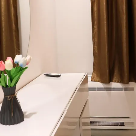 Anoor Azure Apartment *