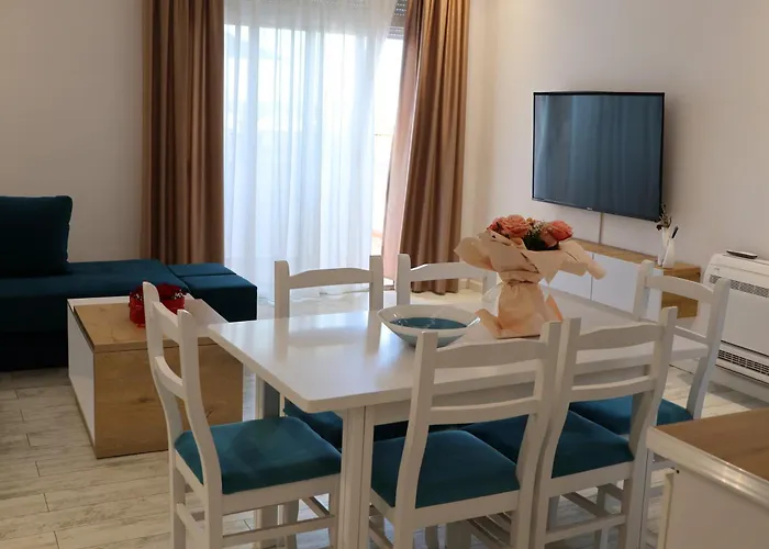 Anoor Azure Apartament